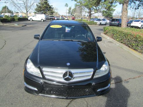 Used 2013 Mercedes-Benz C 250 4dr Sdn C 250 Luxury RWD image 2