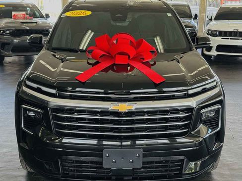 Used 2026 Chevrolet Traverse High Country FWD image 2