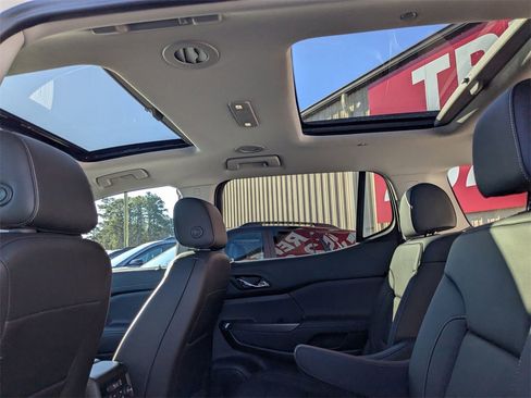 Certified 2023 GMC Acadia SLT w/ Elevation Edition image 17