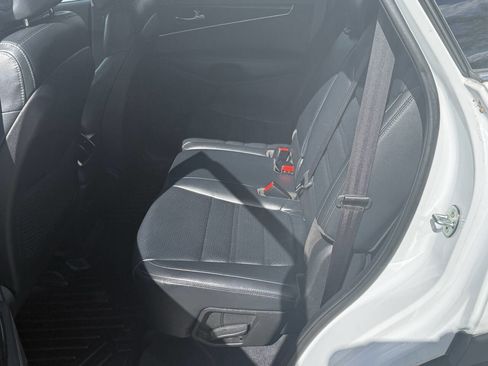 Used 2017 Kia Sorento FWD w/ LX Convenience Package image 17