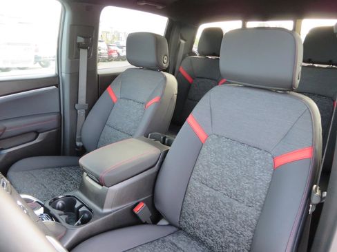 New 2026 Chevrolet Colorado Z71 image 17