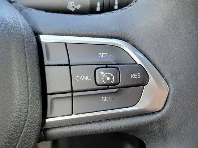 Used 2023 Jeep Compass Latitude AWD/4WD image 17