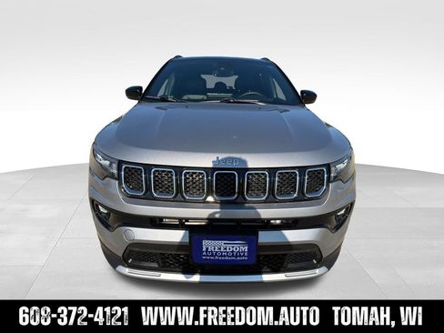 Used 2024 Jeep Compass Limited AWD/4WD image 8