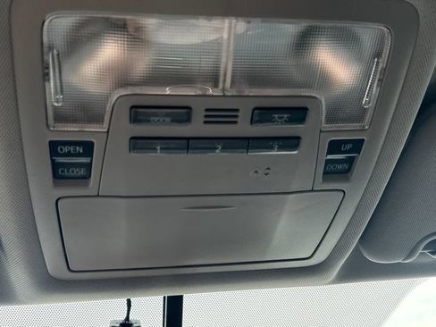 Used 2016 Toyota Highlander XLE AWD/4WD image 33