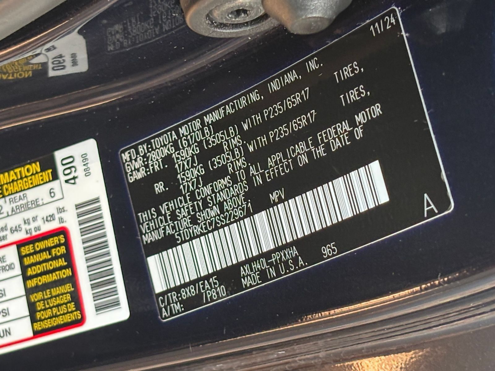 Used 2025 Toyota Sienna XLE FWD image 32