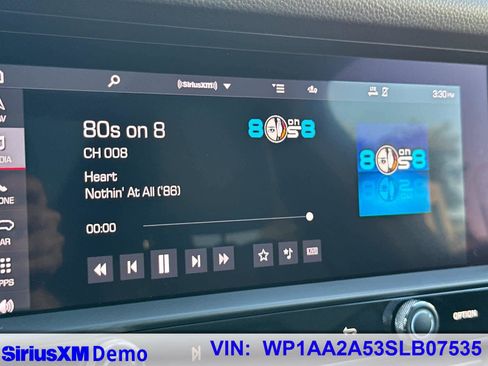 Certified 2025 Porsche Macan image 32