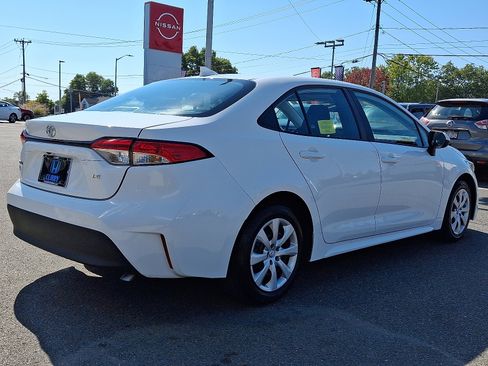 Used 2024 Toyota Corolla LE image 4