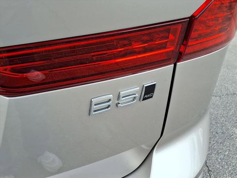 Used 2023 Volvo XC60 B5 Plus w/ Climate Package image 10