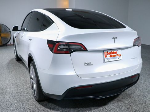 Used 2023 Tesla Model Y Long Range AWD/4WD image 9