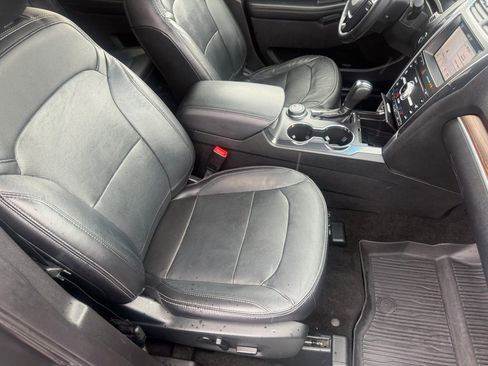 Used 2019 Ford Explorer Limited w/ Class III Trailer Tow Package image 14