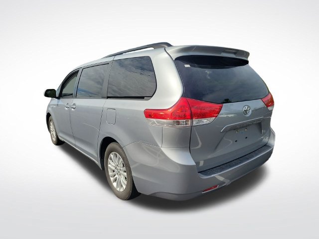 Used 2014 Toyota Sienna XLE FWD image 14