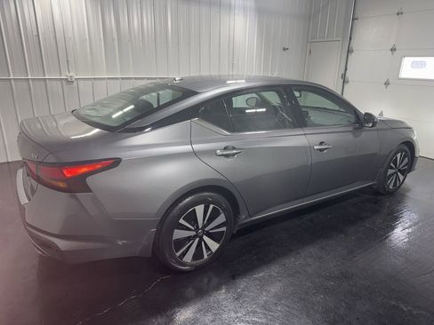 Used 2020 Nissan Altima 2.5 SV image 3