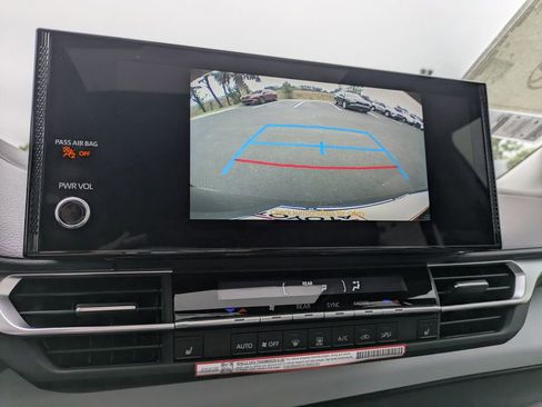 New 2026 Toyota Sienna XLE FWD image 23