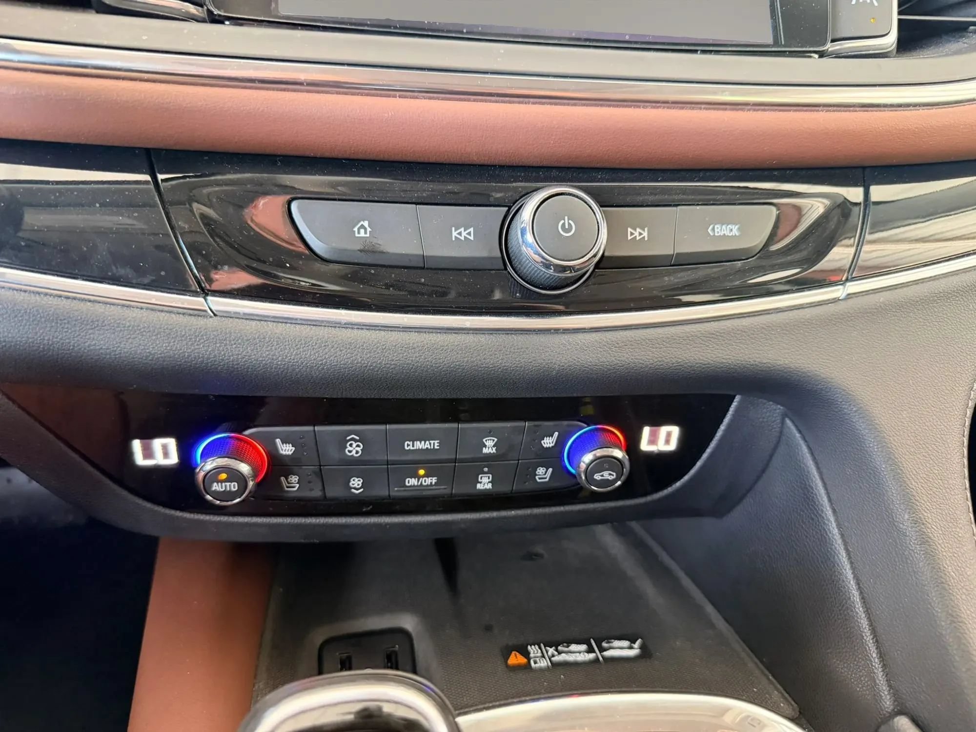 Used 2018 Buick Enclave Avenir w/ Avenir Technology Package FWD image 18