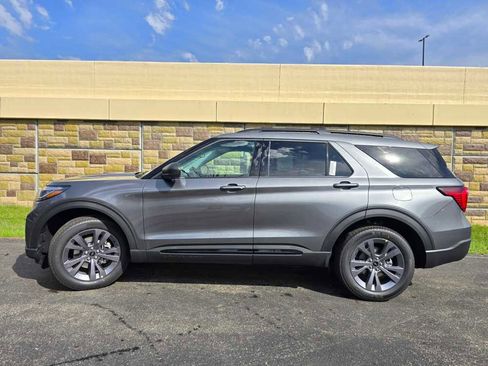New 2026 Ford Explorer Active image 8