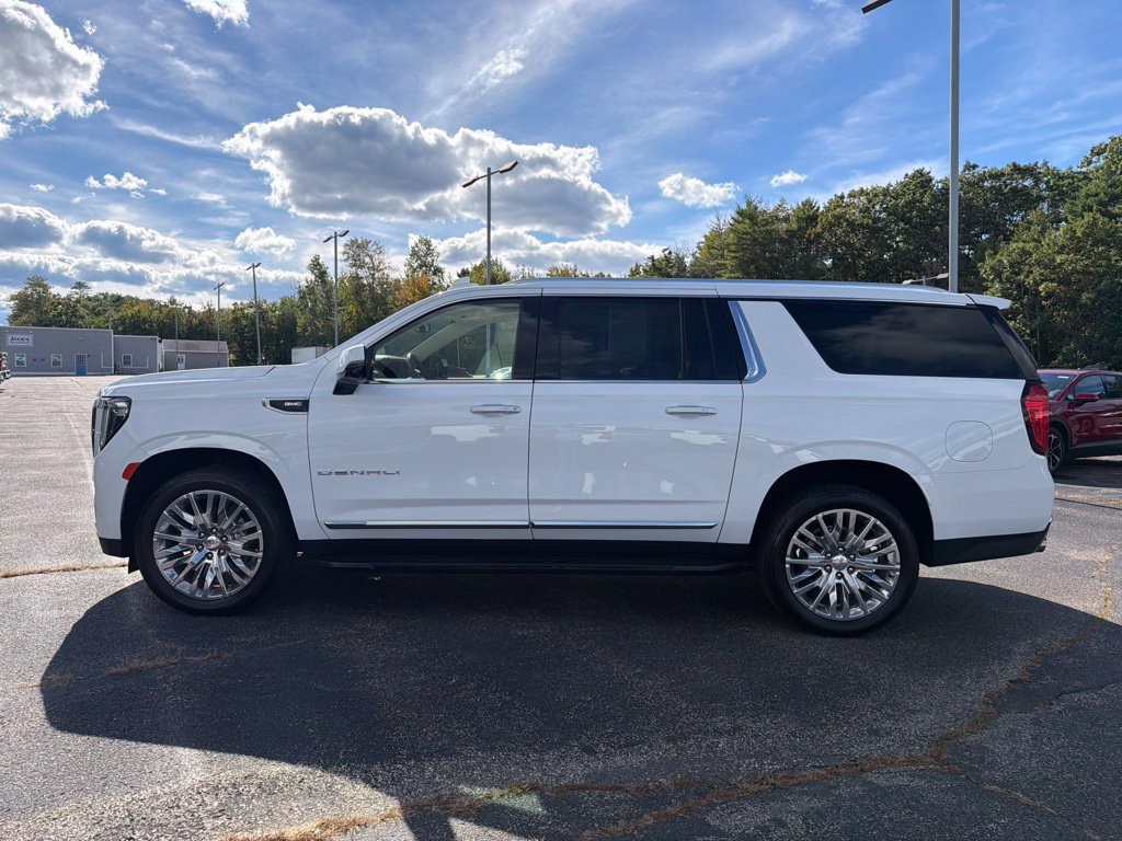Used 2023 GMC Yukon XL Denali w/ Max Trailering Package AWD/4WD image 3
