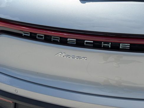 New 2026 Porsche Macan image 13