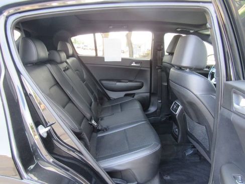 Used 2021 Kia Sportage S image 26