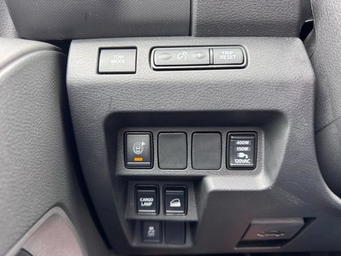 Used 2022 Nissan Frontier SV AWD/4WD image 32