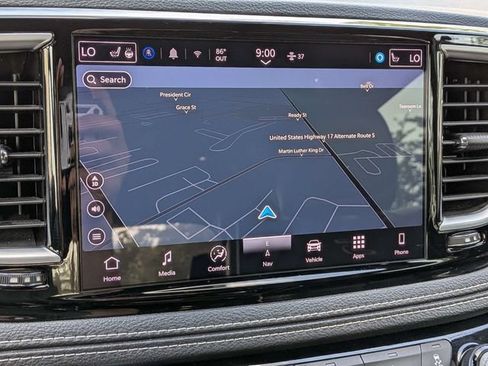 Used 2025 Chrysler Pacifica Limited FWD image 24