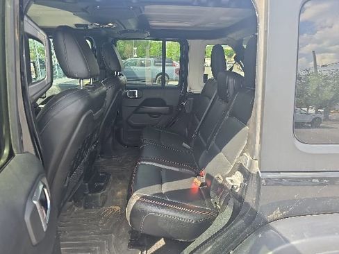 Used 2021 Jeep Wrangler Unlimited Rubicon AWD/4WD image 3
