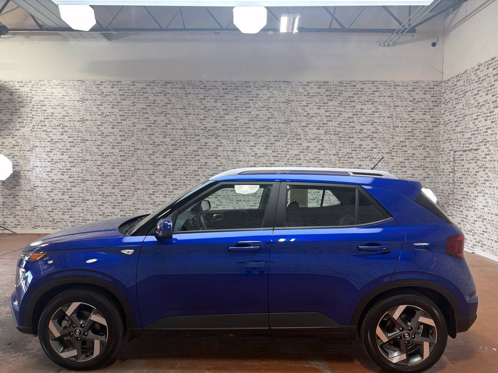 Certified 2026 Hyundai Venue SEL FWD image 4
