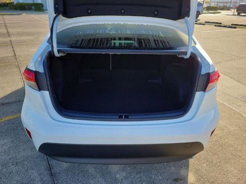 Used 2025 Toyota Corolla LE image 10