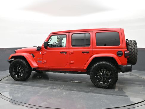 Used 2021 Jeep Wrangler Unlimited Sahara w/ Cold Weather Group image 5