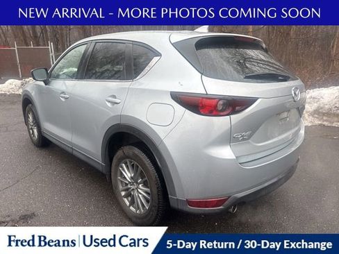Used 2017 MAZDA CX-5 Touring w/ Preferred Equipment Package image 4