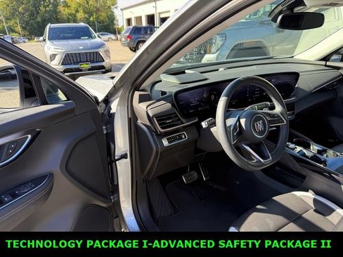 Certified 2025 Buick Envision Sport Touring image 20