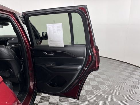 Used 2023 Jeep Grand Cherokee Altitude image 89