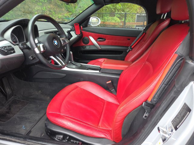 Used 2008 BMW Z4 3.0si RWD image 2