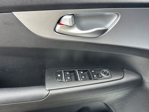 Certified 2023 Kia Forte LXS image 8