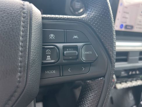 Used 2025 Toyota Tacoma SR5 AWD/4WD image 14