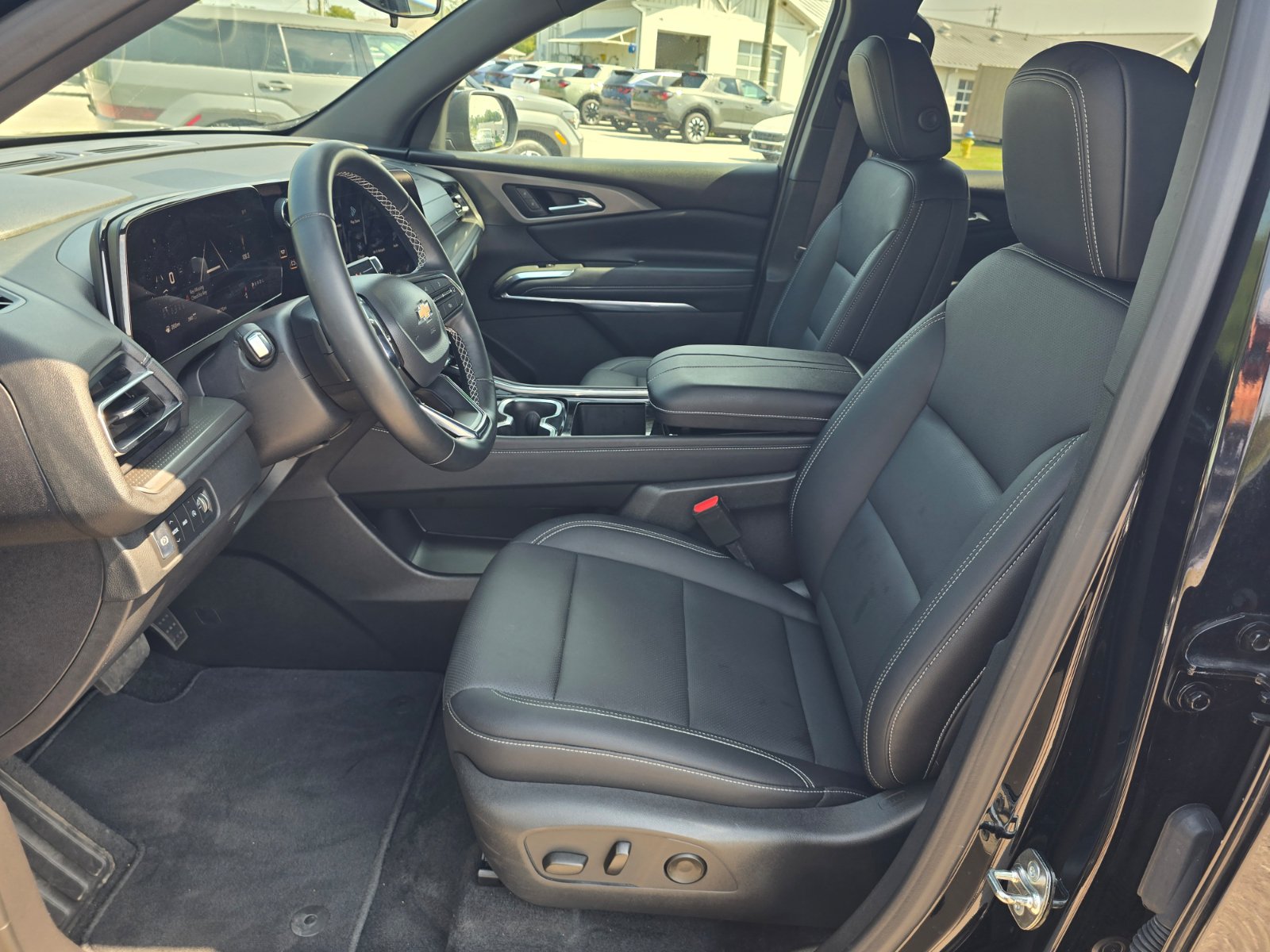 Used 2026 Chevrolet Traverse LT AWD/4WD image 13