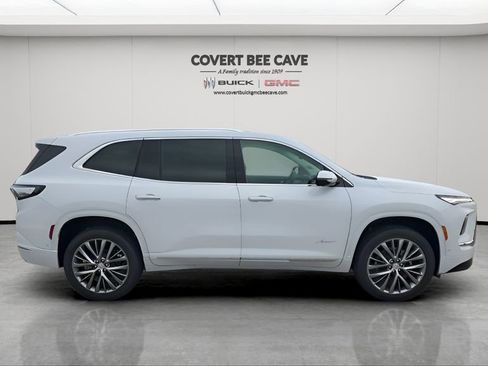 New 2026 Buick Enclave Avenir w/ Super Cruise Package image 11