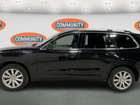 Used 2017 Volvo XC90 T6 Momentum w/ Vision Package image 3