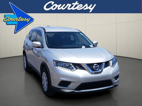 Used 2016 Nissan Rogue S FWD image 1