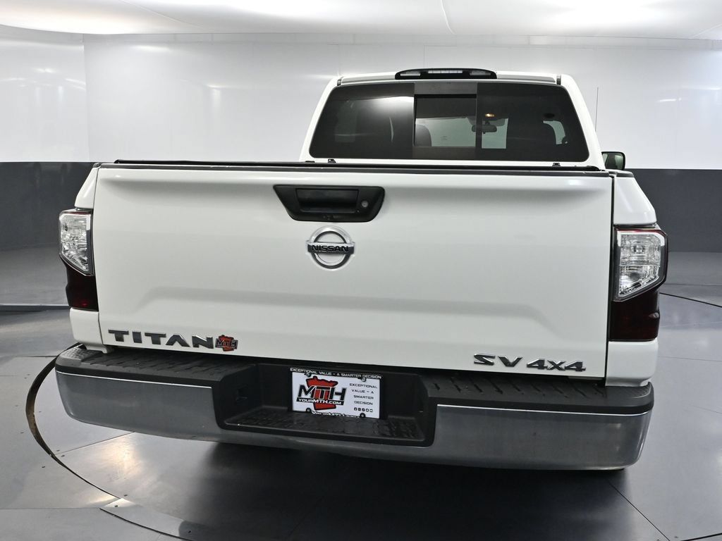 Used 2018 Nissan Titan SV AWD/4WD image 4