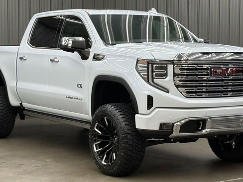 Used 2026 GMC Sierra 1500 Denali w/ Denali Reserve Package AWD/4WD image 7