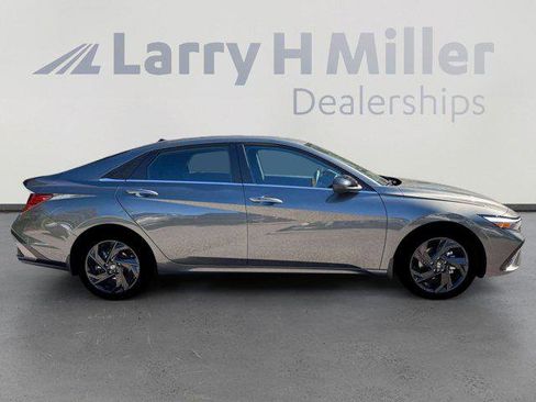 New 2026 Hyundai Elantra SEL Sport FWD image 9