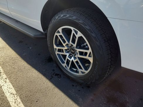 New 2025 Ford Expedition Active AWD/4WD image 10