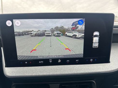 Used 2025 Ford Maverick XLT w/ Equipment Group 302A image 18