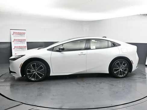 New 2026 Toyota Prius XLE image 5