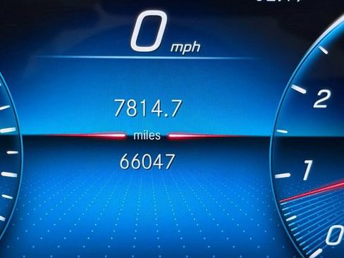 Used 2020 Mercedes-Benz GLE 350 4MATIC image 27