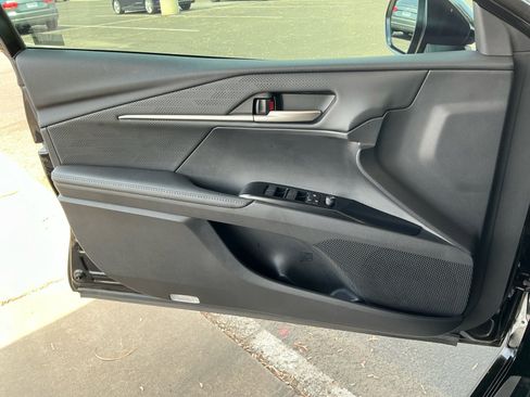 Used 2025 Toyota Camry XSE FWD image 13
