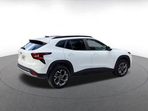 Used 2025 Chevrolet Trax LT image 15