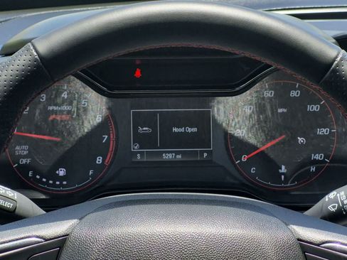 Used 2025 Chevrolet Trax RS FWD image 11