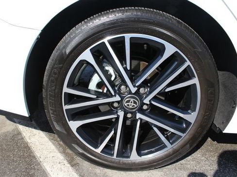Certified 2025 Toyota Camry XLE FWD image 9