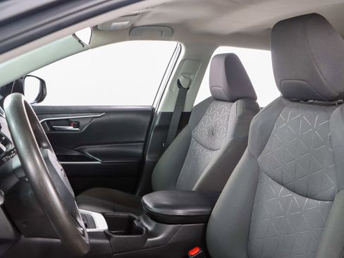 Used 2022 Toyota RAV4 XLE image 23